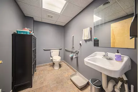 Bath - 302 N Blackstone, Jackson, MI 49201 photo 3 of 3
