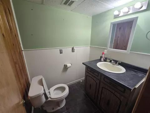 Bath - 23745 Teppert, Eastpointe, MI 48021 photo 3 of 3