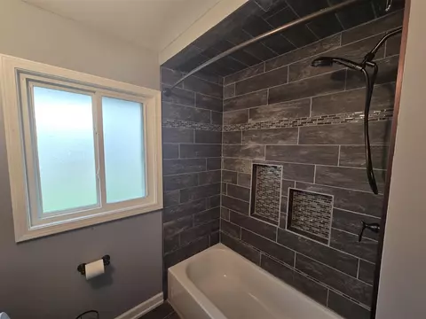 Bath - 23745 Teppert, Eastpointe, MI 48021 photo 2 of 3
