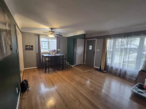 Living - 23745 Teppert, Eastpointe, MI 48021 photo 2 of 2