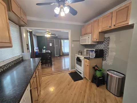 Kitchen - 23745 Teppert, Eastpointe, MI 48021 photo 2 of 2