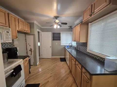Kitchen - 23745 Teppert, Eastpointe, MI 48021 photo 1 of 2
