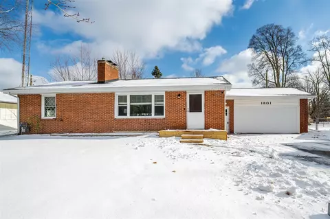 1801 Broadmoor, Benton Harbor, MI 49022