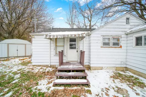 216 Brills Lake Rd, Jackson, MI 49201