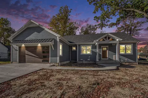206 S Jameson, New Buffalo, MI 49117