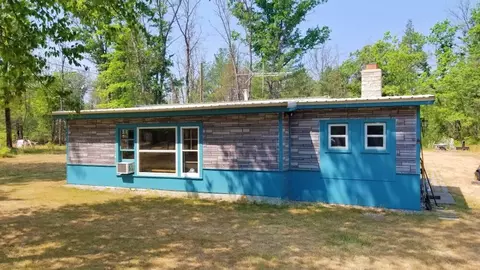 9103 S Oakland, Baldwin, MI 49304