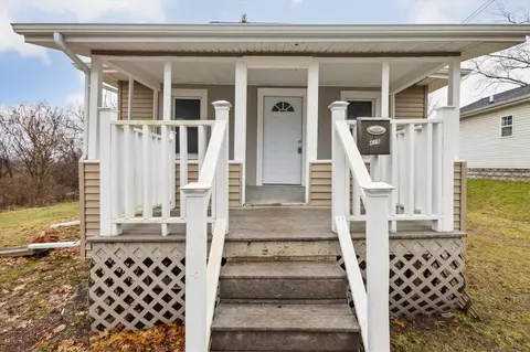 Exterior - 429 Saint Clair, Jackson, MI 49202 photo 5 of 13