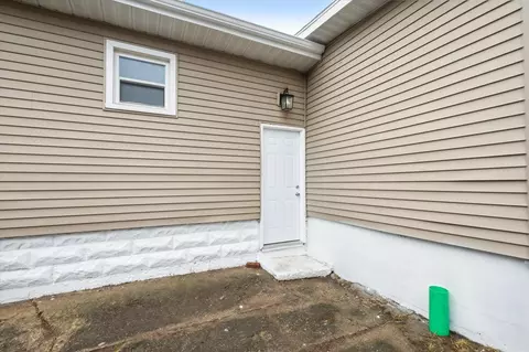 Exterior - 429 Saint Clair, Jackson, MI 49202 photo 9 of 13