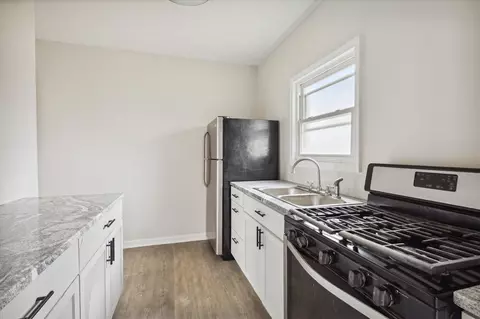 Kitchen - 429 Saint Clair, Jackson, MI 49202 photo 4 of 5