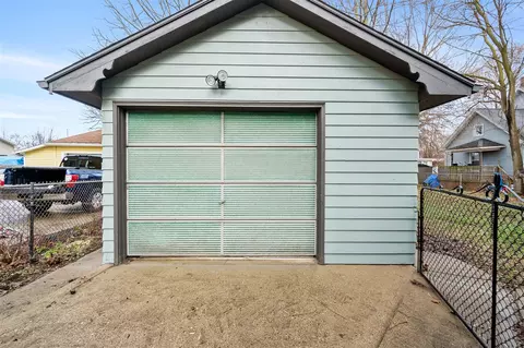Exterior - 512 E Ganson, Jackson, MI 49201 photo 6 of 8