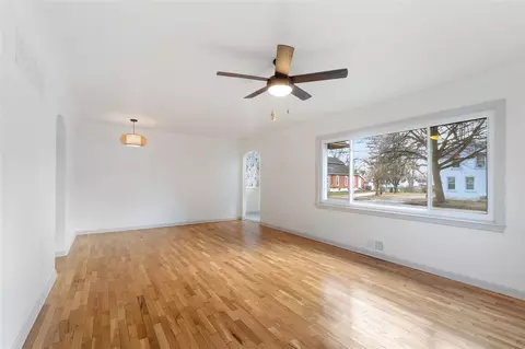Living - 512 E Ganson, Jackson, MI 49201 photo 3 of 6