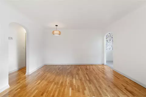 Living - 512 E Ganson, Jackson, MI 49201 photo 4 of 6