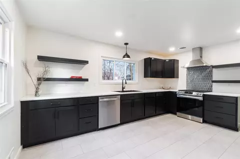 Kitchen - 512 E Ganson, Jackson, MI 49201 photo 4 of 9