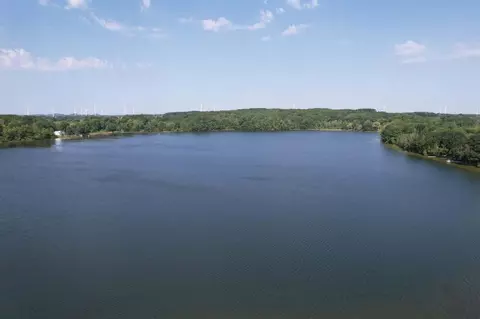 W Waters Edge Drive #6, Scottville, MI 49454