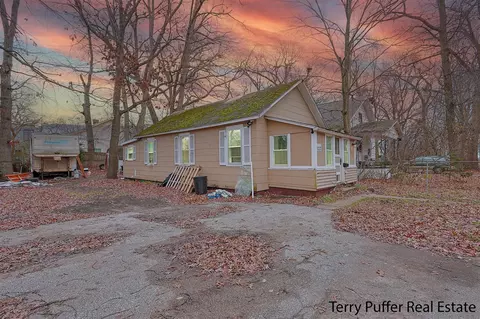3304 Sanford, Muskegon, MI 49444