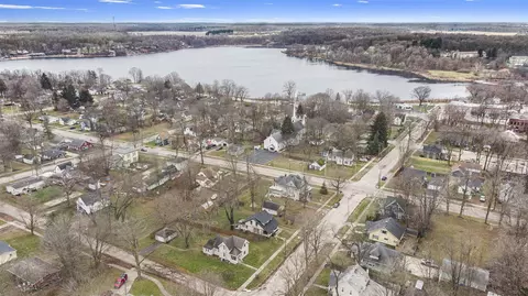 View/Area - 302 E Jefferson, Cassopolis, MI 49031 photo 4 of 6