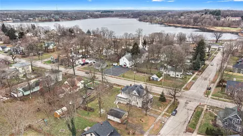 View/Area - 302 E Jefferson, Cassopolis, MI 49031 photo 3 of 6