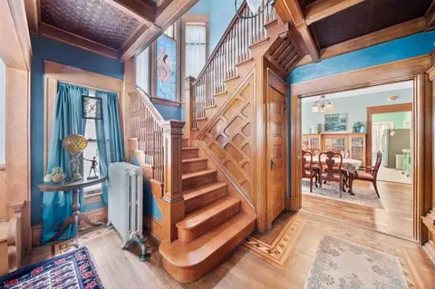 Entry Way - 302 E Jefferson, Cassopolis, MI 49031 photo 3 of 7