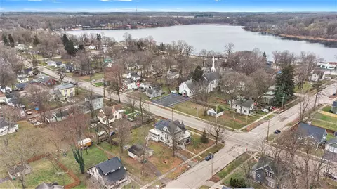 View/Area - 302 E Jefferson, Cassopolis, MI 49031 photo 2 of 6