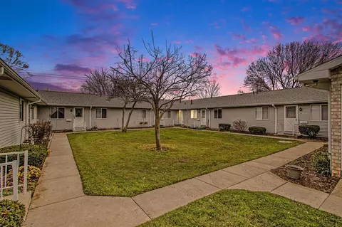5008 Green Mdw, Kalamazoo, MI 49009