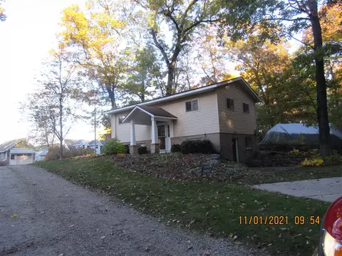 2353 Dagget, Pierson, MI 49339