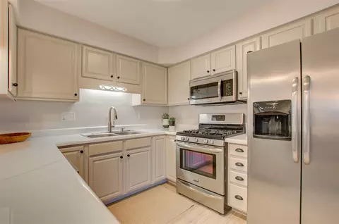 Kitchen - 1812 Park, Jackson, MI 49203 photo 2 of 4