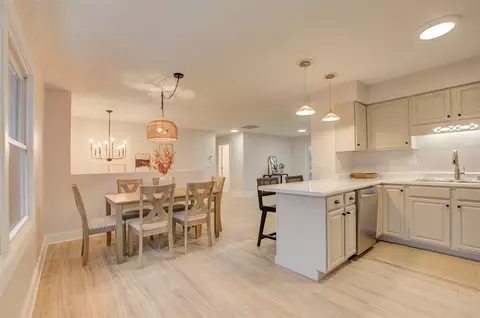 Dining - 1812 Park, Jackson, MI 49203 photo 3 of 3