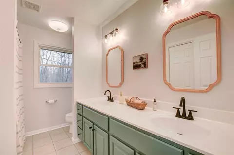 Bath - 1812 Park, Jackson, MI 49203 photo 3 of 5