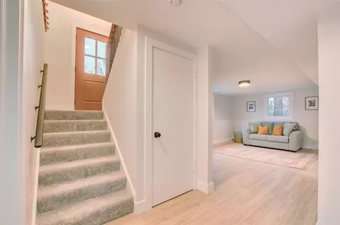Entry Way - 1812 Park, Jackson, MI 49203 photo 6 of 8