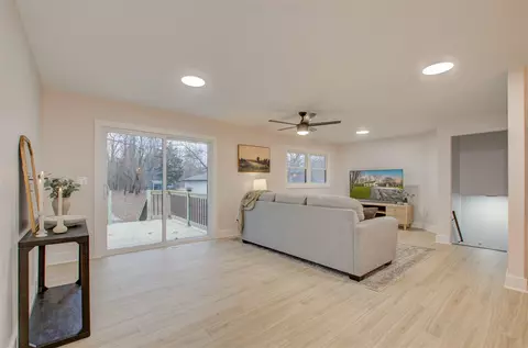 Living - 1812 Park, Jackson, MI 49203 photo 1 of 3