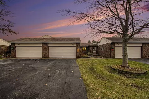 992 Amberwood W #32, Byron Center, MI 49315