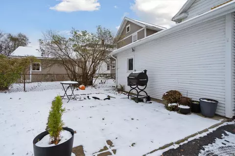 Exterior - 718 Union St, Jackson, MI 49203 photo 5 of 6