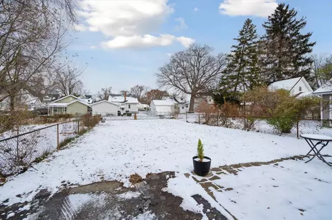 Exterior - 718 Union St, Jackson, MI 49203 photo 3 of 6