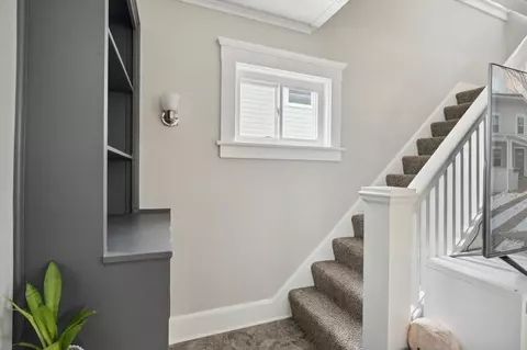 Entry Way - 718 Union St, Jackson, MI 49203 photo 1 of 4