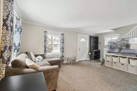 Living - 718 Union St, Jackson, MI 49203 photo 1 of 3