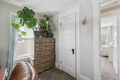 Entry Way - 718 Union St, Jackson, MI 49203 photo 4 of 4