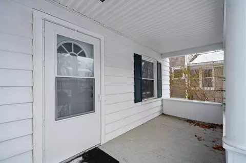 Exterior - 718 Union St, Jackson, MI 49203 photo 2 of 6