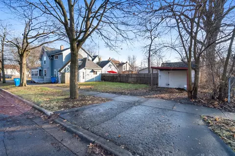 716 Bush, Jackson, MI 49202 photo 3