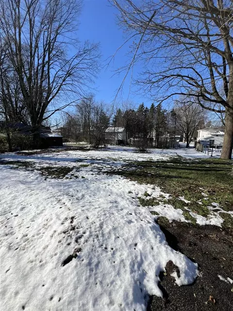 N Fulton, Cassopolis, MI 49031 photo 8