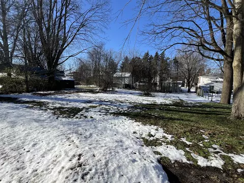 N Fulton, Cassopolis, MI 49031 photo 3