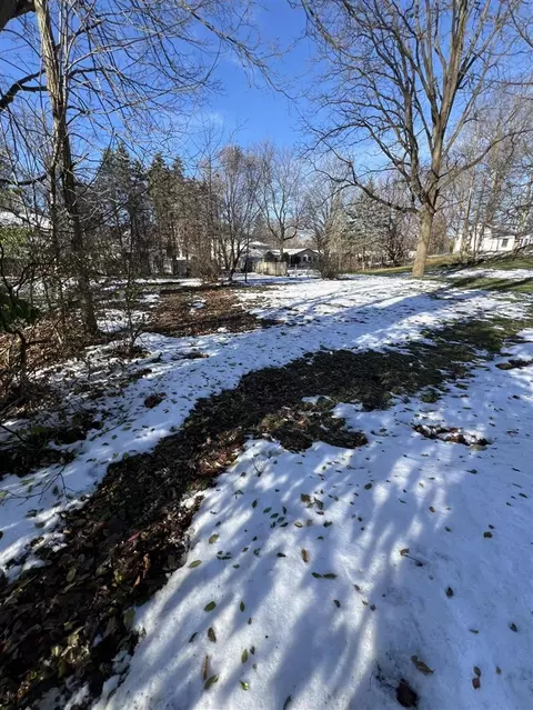 N Fulton, Cassopolis, MI 49031 photo 6