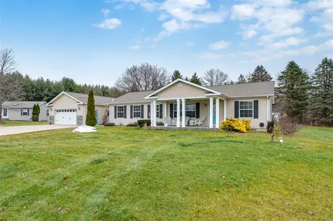 13555 Linden, Gobles, MI 49055