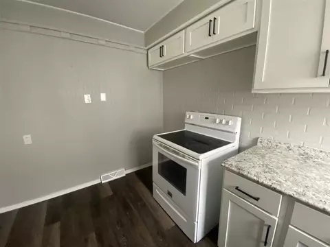 Kitchen - 17125 Valade, Riverview, MI 48193 photo 3 of 3