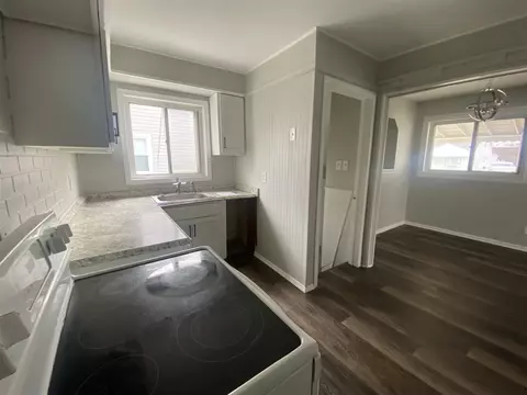 Kitchen - 17125 Valade, Riverview, MI 48193 photo 1 of 3