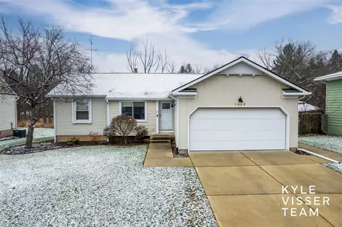 1050 N Hampton, Grand Rapids, MI 49505