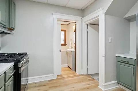 Entry Way - 600 S West, Jackson, MI 49203 photo 5 of 6