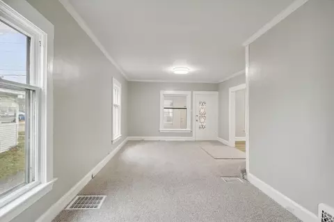 Living - 600 S West, Jackson, MI 49203 photo 2 of 6