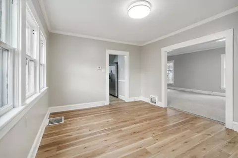 Living - 600 S West, Jackson, MI 49203 photo 6 of 6