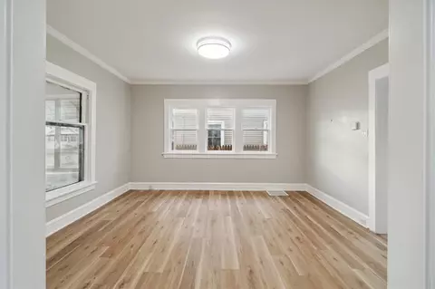 Living - 600 S West, Jackson, MI 49203 photo 5 of 6