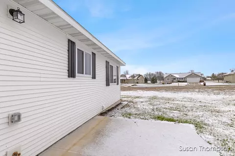 825 School Bell, Belding, MI 48809 photo 32